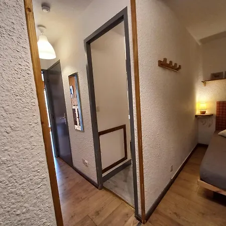 Les Apartment *